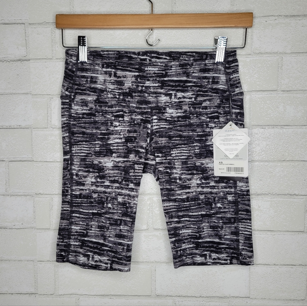Athleta Black Gray Painted Chutaranga Jammer Shorts